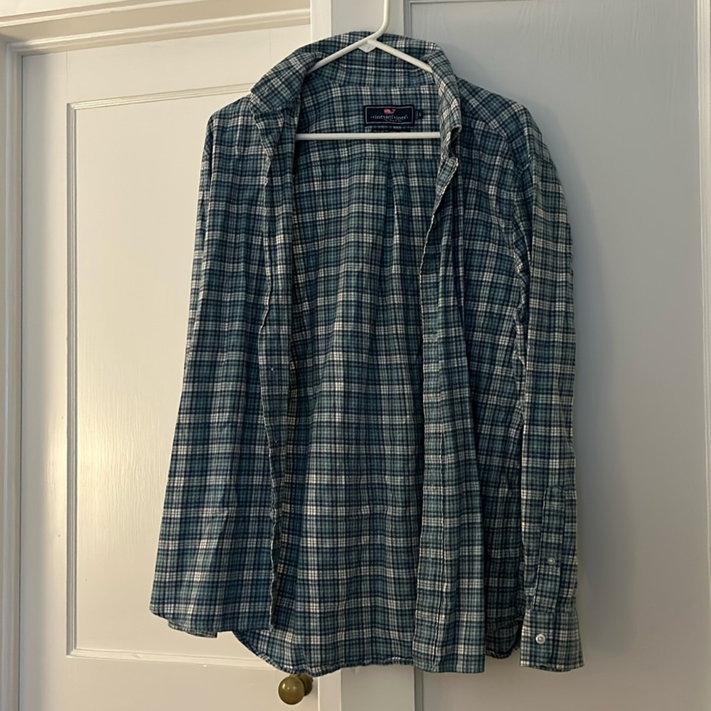Vineyard vine shirt